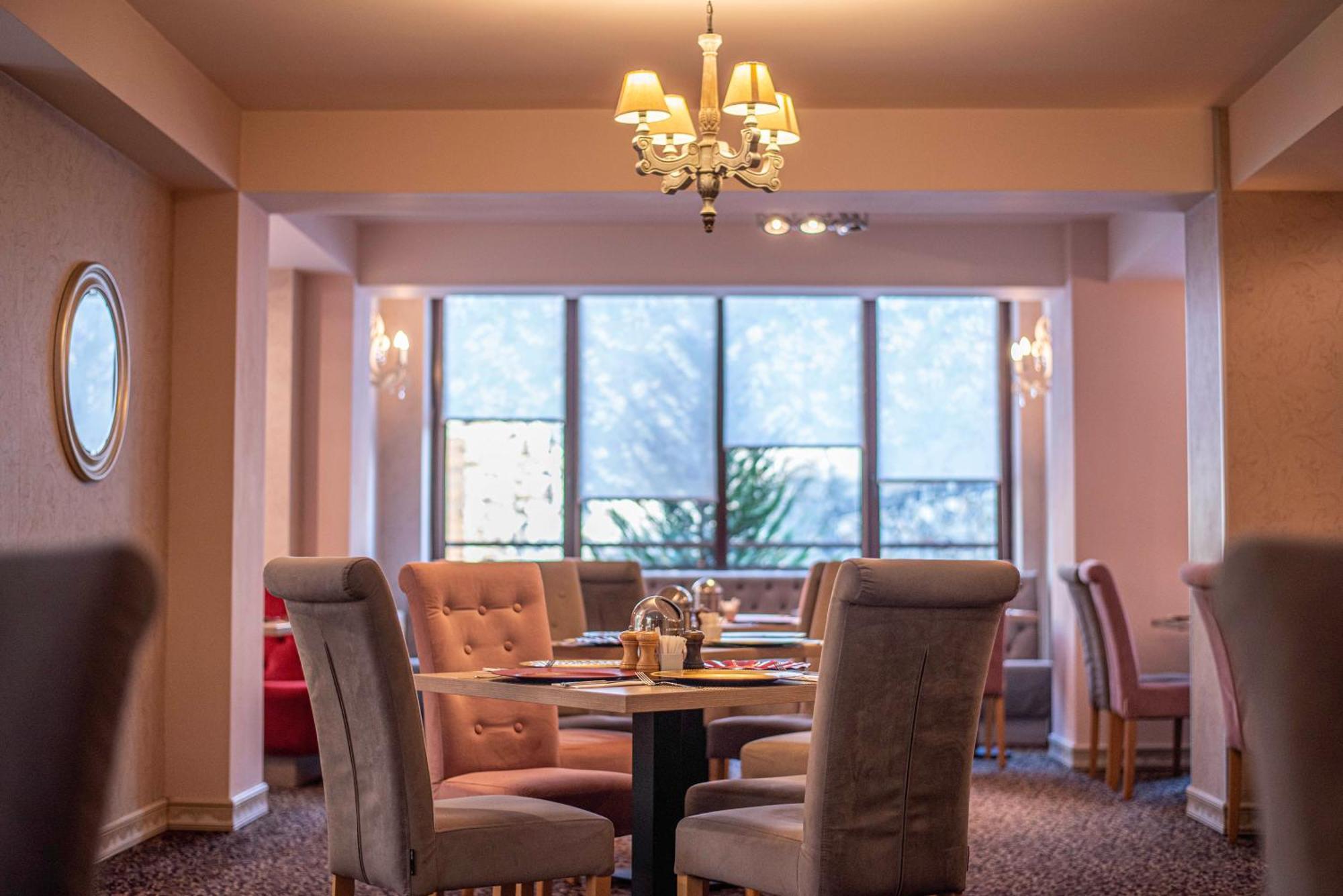 Paj Hotelul Retreat & Spa 시나이아 외부 사진