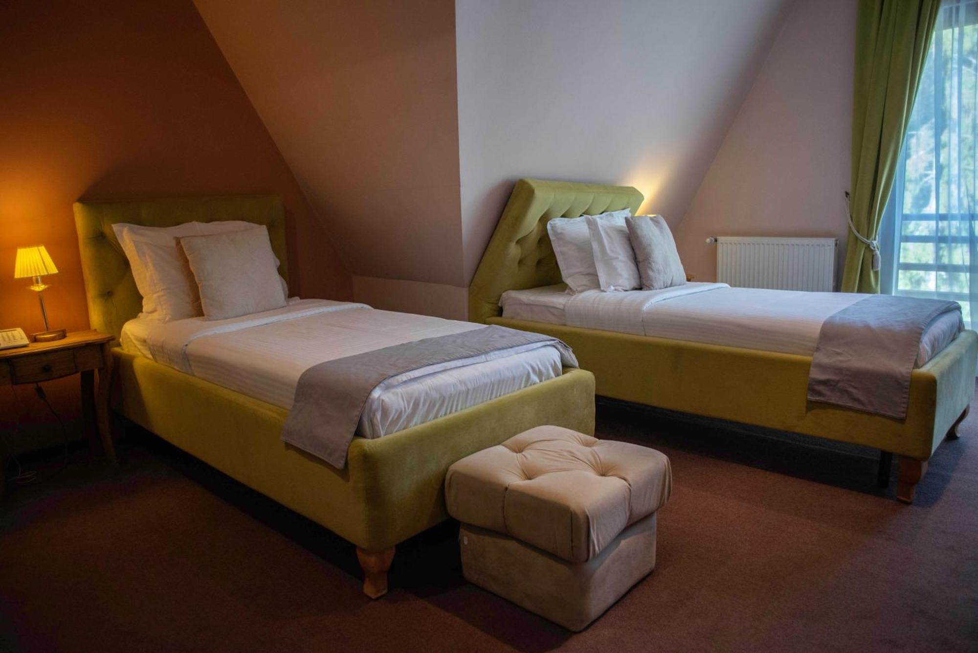 Paj Hotelul Retreat & Spa 시나이아 외부 사진
