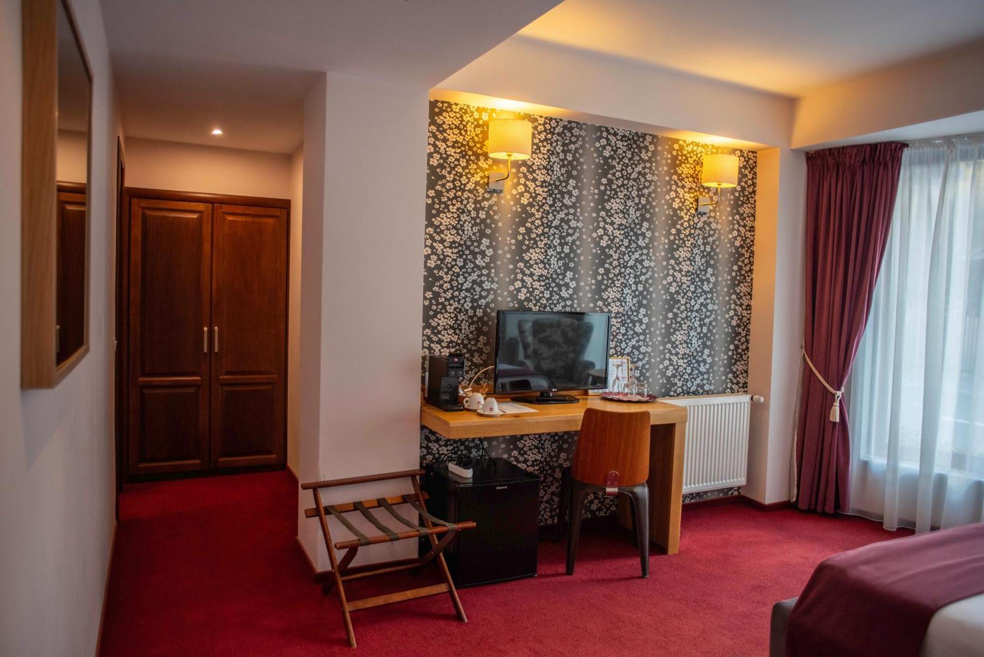 Paj Hotelul Retreat & Spa 시나이아 외부 사진
