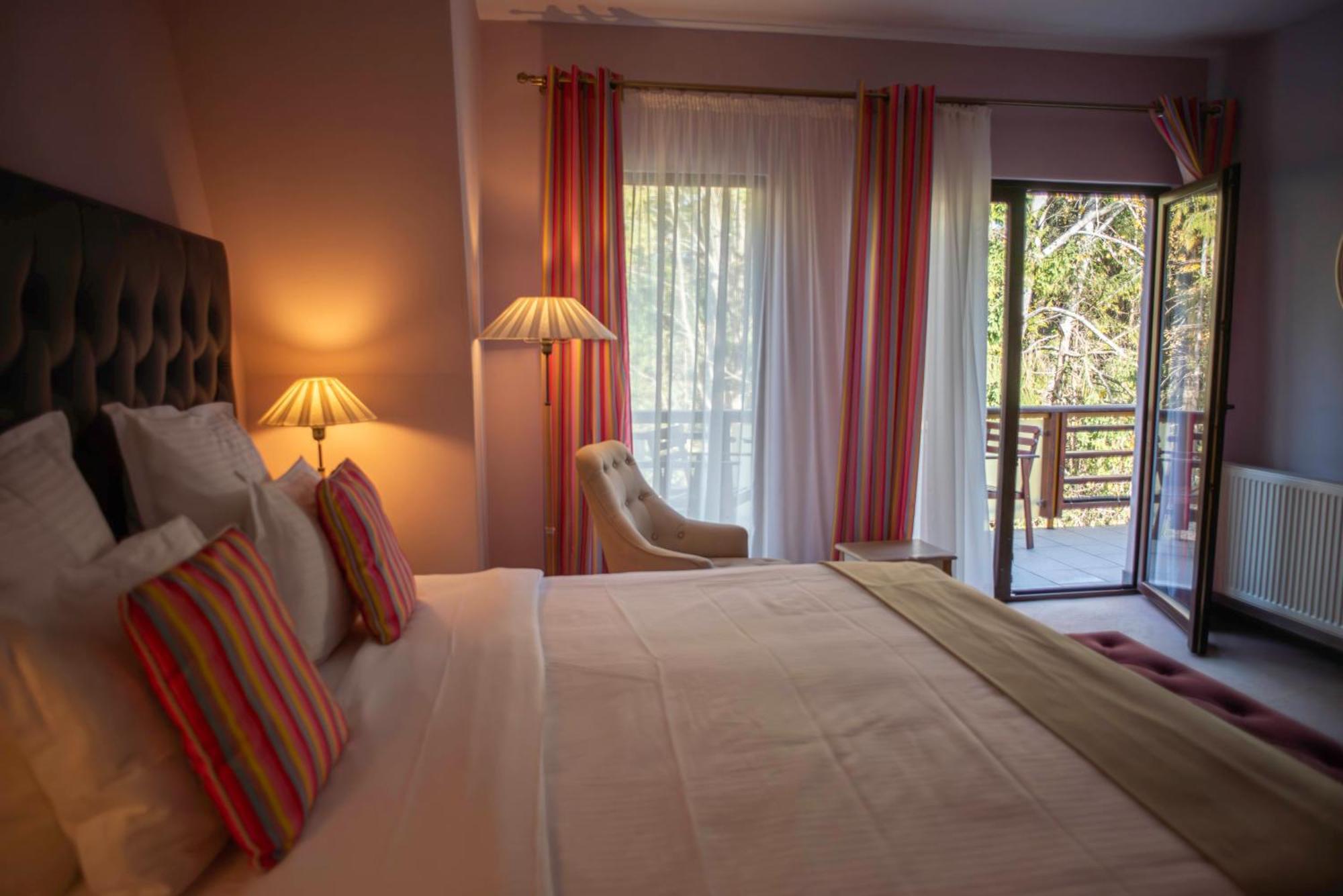 Paj Hotelul Retreat & Spa 시나이아 외부 사진